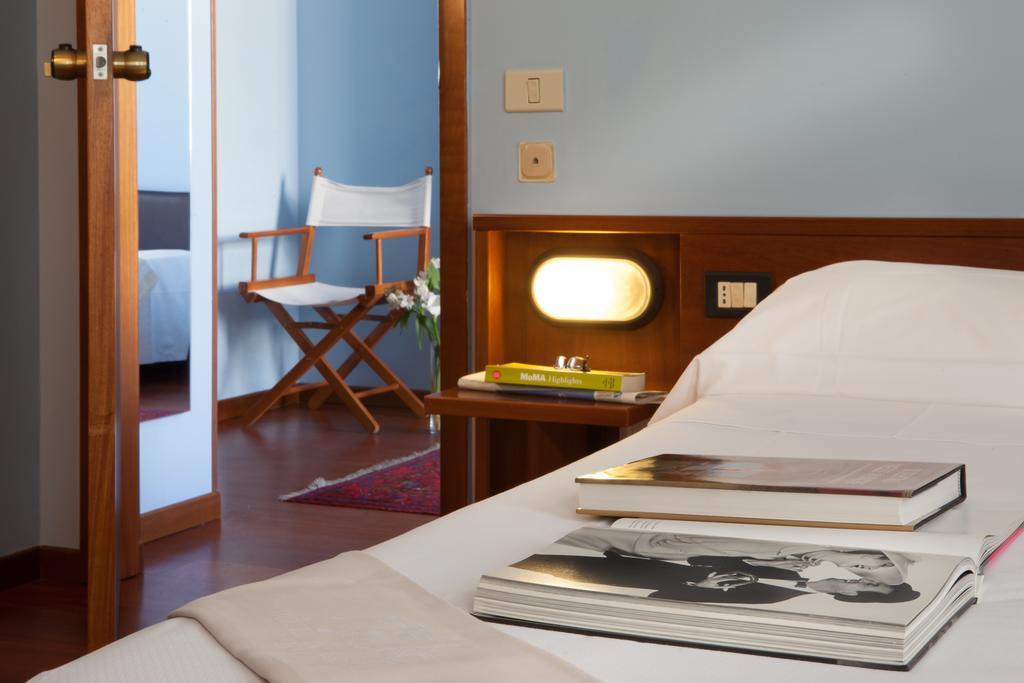 Hotel Mariani Єзі Екстер'єр фото