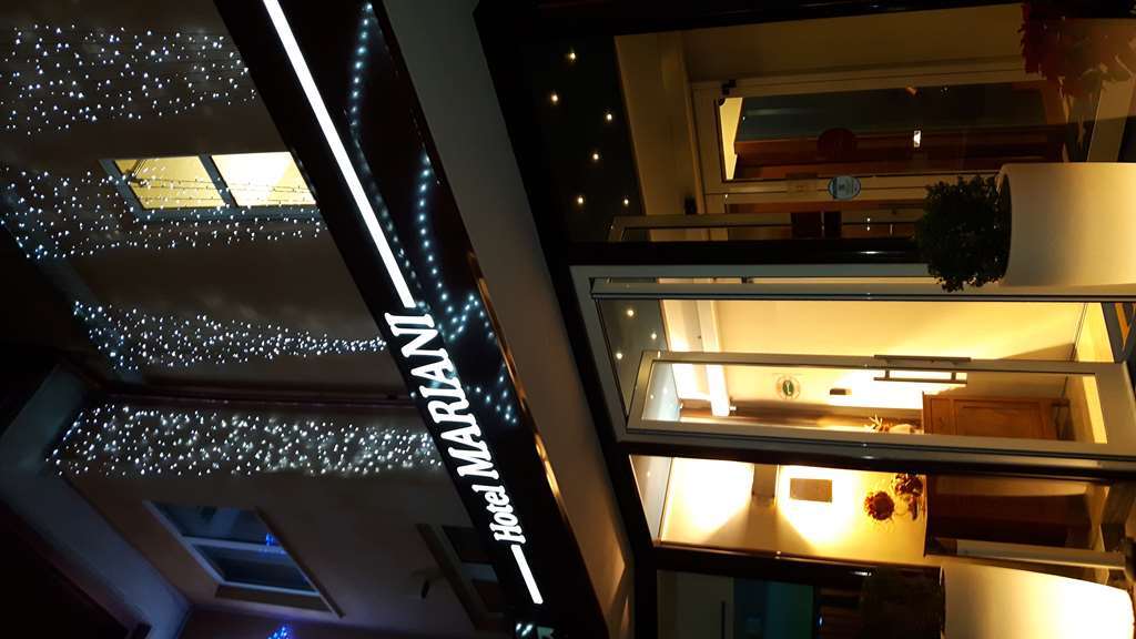 Hotel Mariani Єзі Екстер'єр фото